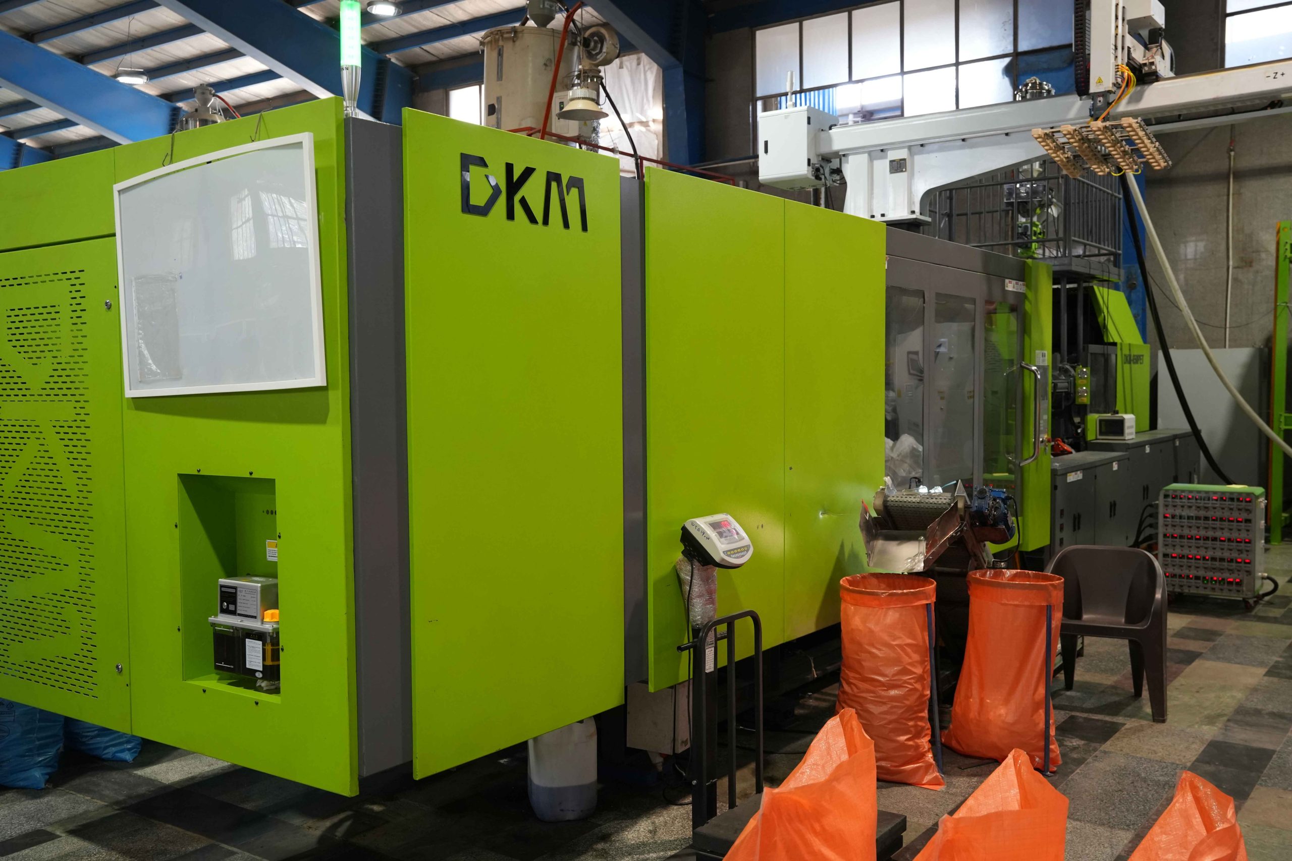 واردات ماشین آلات بادکن و تزریق پلاستیک پریفرم PET