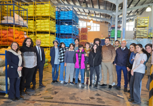 بازدید دانش آموزان مقاطع راهنمایی از کارخانه شرکت تولیدی و بازرگانی پیشرو توسعه وستا